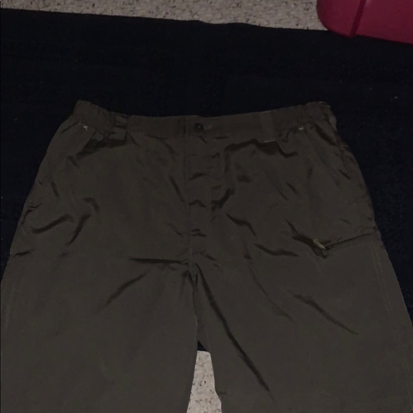 Men’s Khaki Shorts - Picture 1 of 1